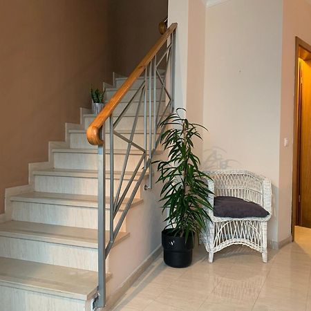 House With A Bbq Terrace In The Centre Of Lagos Exterior foto