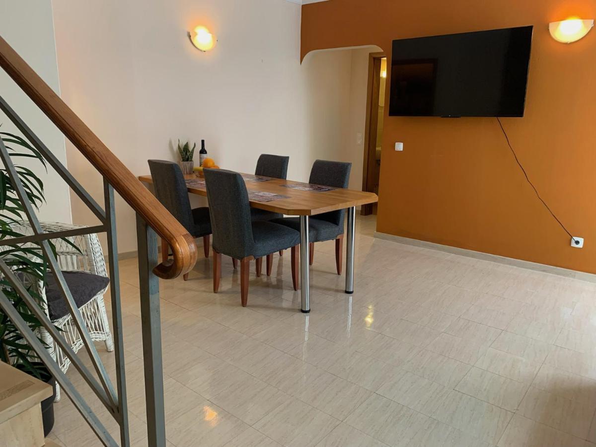 House With A Bbq Terrace In The Centre Of Lagos Exterior foto